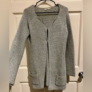 The perfect grey cardigan for all season! ✨